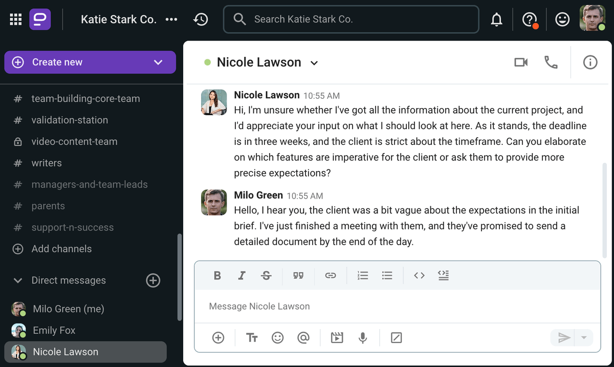 Nicole le expresa sus preocupaciones a Milo a través de Pumble, una aplicación de comunicación empresarial