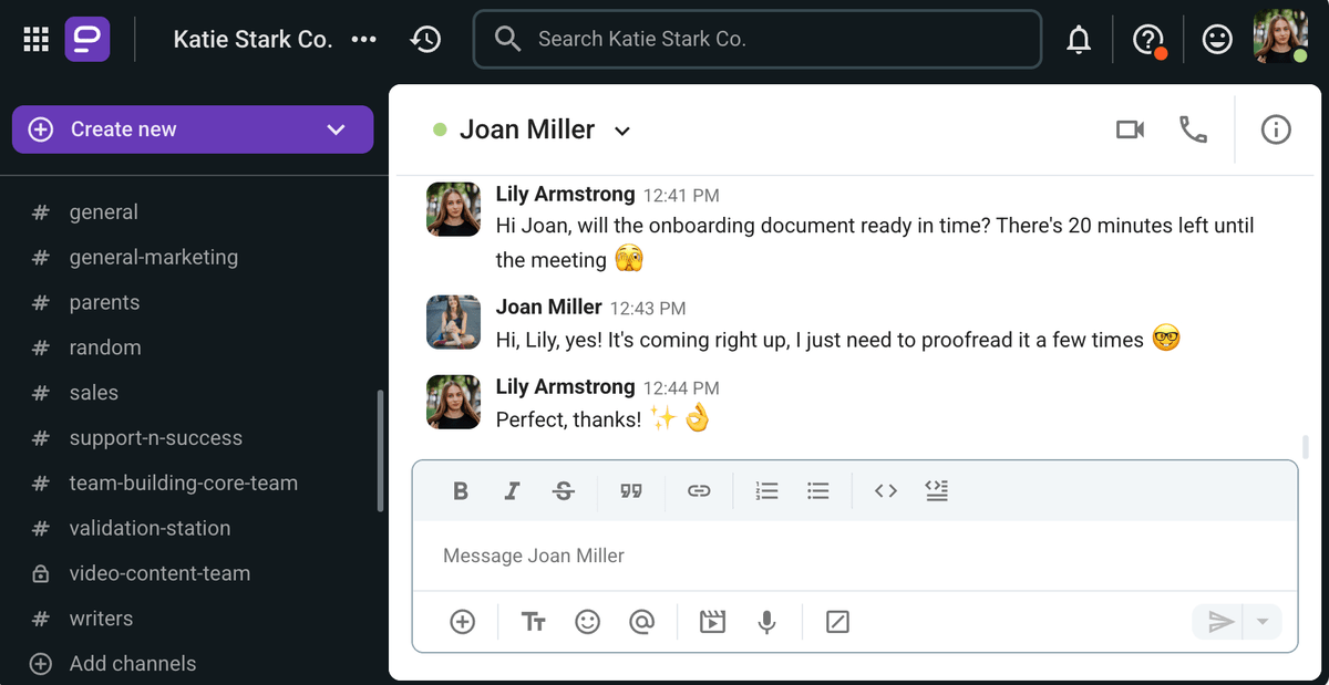 Usar emojis para articular emociones en Pumble, una aplicación de comunicación en equipo
